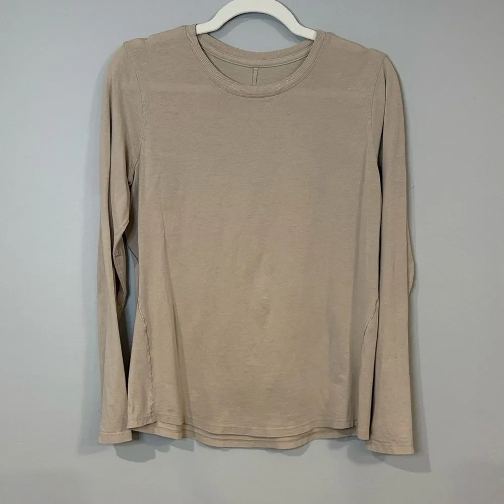 Lululemon women’s tan ever ready long sleeve crew neck light‎ shirt/top